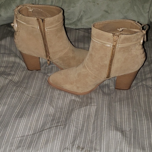 Never worn beige ankle high boots. - Picture 4 of 4